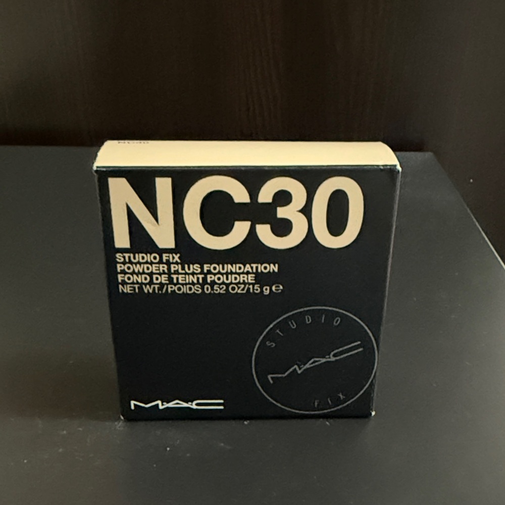 MAC Cosmetics Studio Fix Powder Plus Foundation NC-30